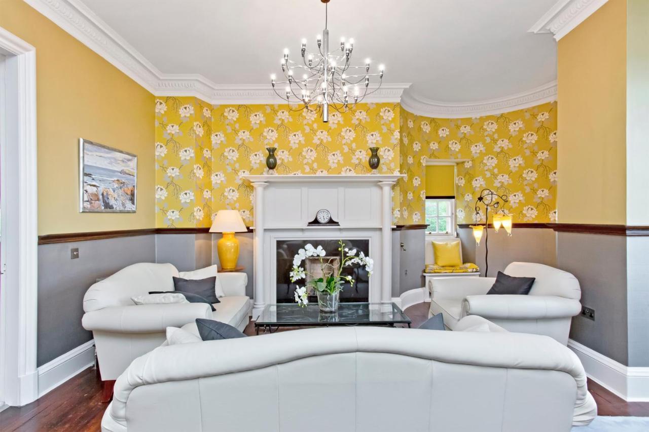 Luxury 3-Bedroom Apartment With Stunning Views At Ramsay Garden Edinburgh Buitenkant foto