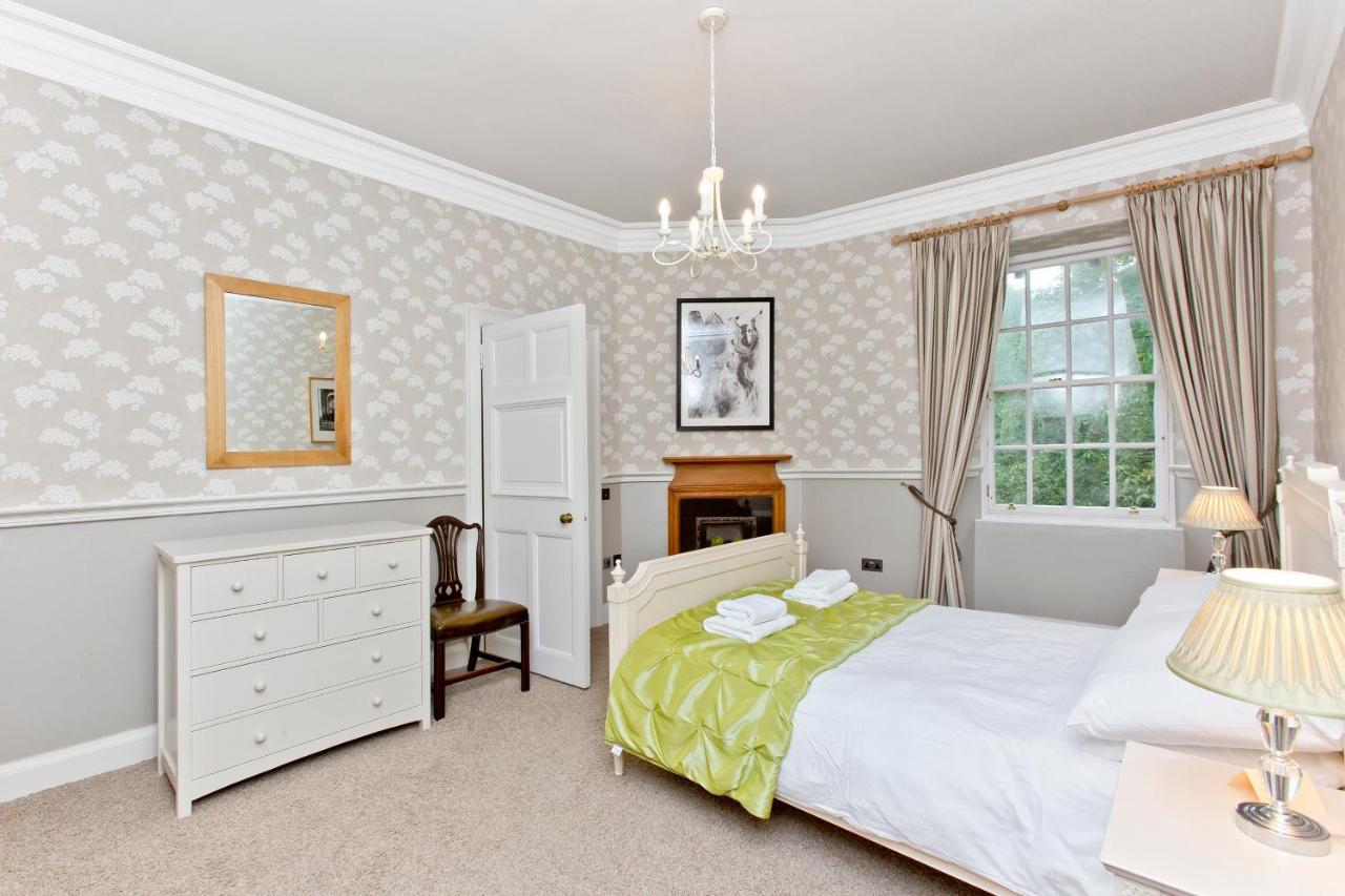 Luxury 3-Bedroom Apartment With Stunning Views At Ramsay Garden Edinburgh Buitenkant foto