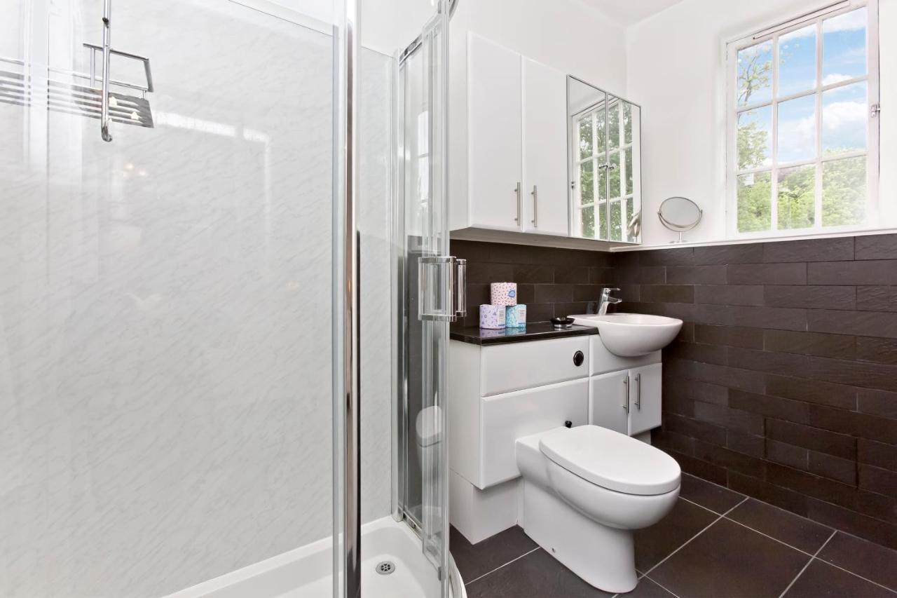 Luxury 3-Bedroom Apartment With Stunning Views At Ramsay Garden Edinburgh Buitenkant foto