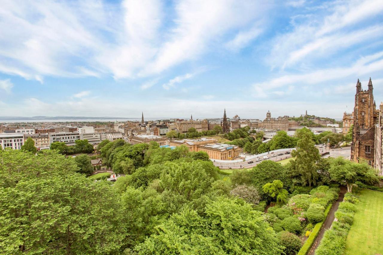 Luxury 3-Bedroom Apartment With Stunning Views At Ramsay Garden Edinburgh Buitenkant foto